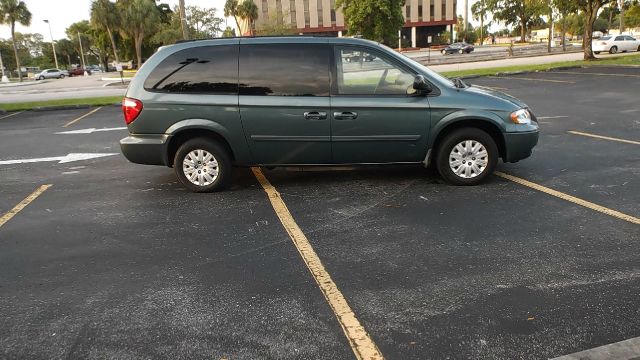 2005 Chrysler Town and Country Elk Conversion Van