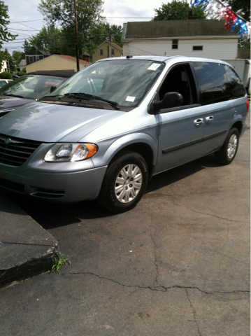 2005 Chrysler Town and Country Elk Conversion Van