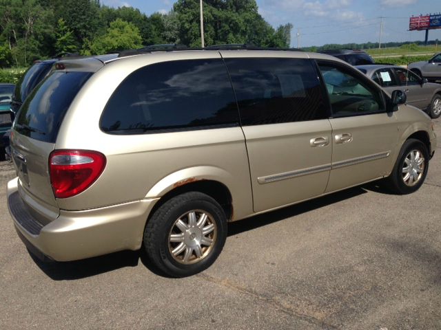 2005 Chrysler Town and Country 3.5