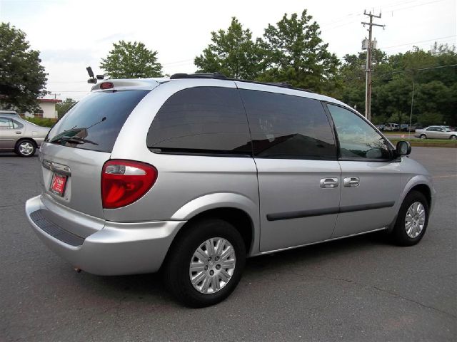 2005 Chrysler Town and Country Elk Conversion Van