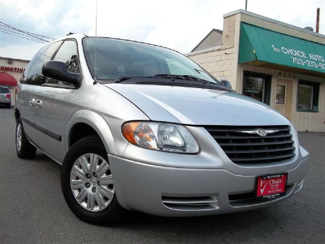 2005 Chrysler Town and Country Elk Conversion Van