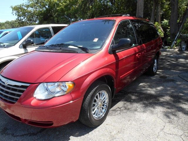 2005 Chrysler Town and Country Elk Conversion Van