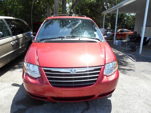 2005 Chrysler Town and Country Elk Conversion Van