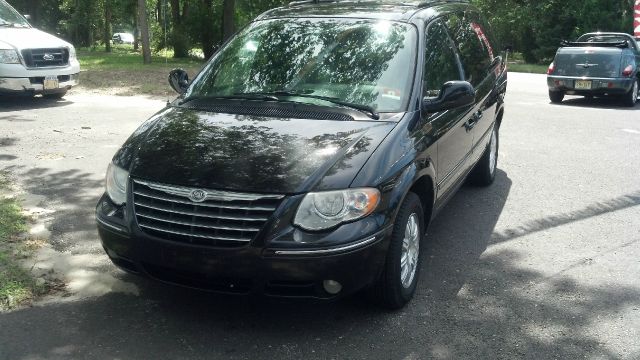 2005 Chrysler Town and Country 3.5