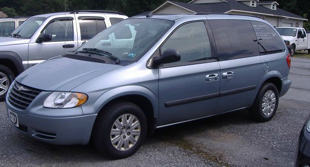 2005 Chrysler Town and Country Elk Conversion Van