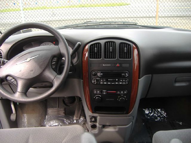 2005 Chrysler Town and Country Elk Conversion Van