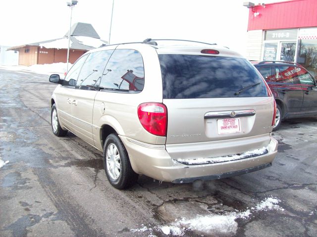 2005 Chrysler Town and Country 3.5