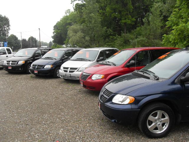 2005 Chrysler Town and Country Elk Conversion Van