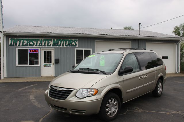 2005 Chrysler Town and Country 3.5