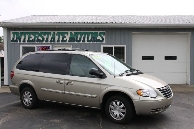 2005 Chrysler Town and Country 3.5