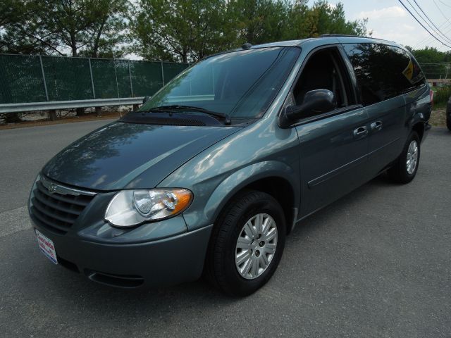 2005 Chrysler Town and Country Elk Conversion Van