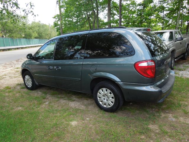 2005 Chrysler Town and Country Elk Conversion Van