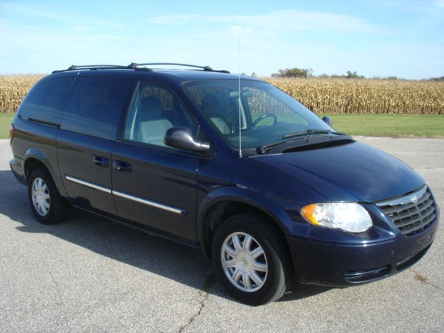 2005 Chrysler Town and Country 3.5