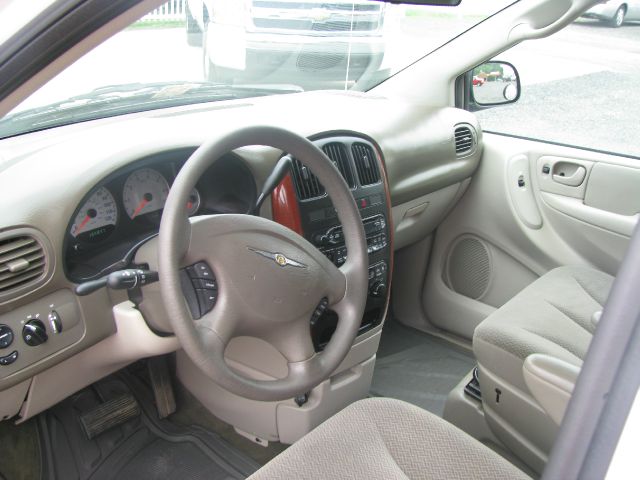 2005 Chrysler Town and Country Elk Conversion Van