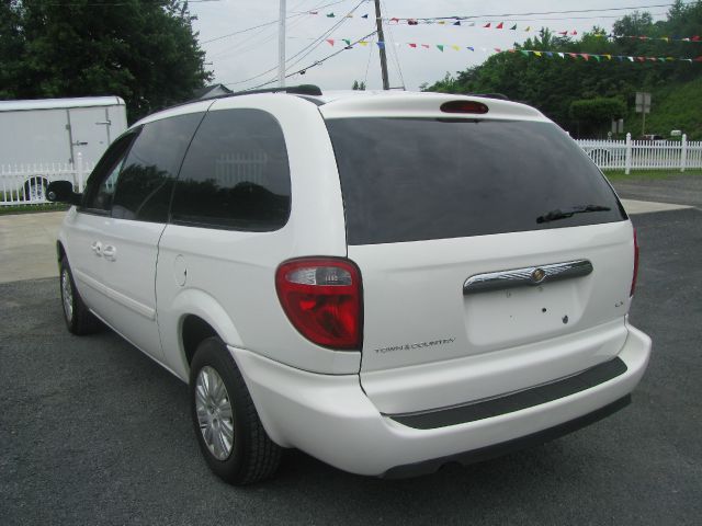 2005 Chrysler Town and Country Elk Conversion Van