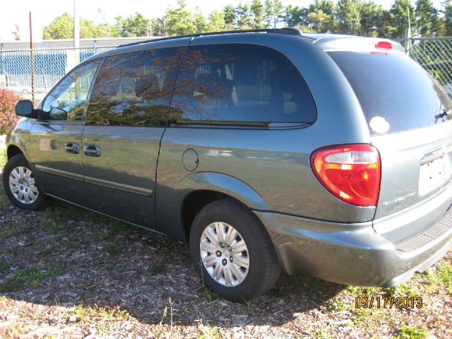 2005 Chrysler Town and Country Elk Conversion Van