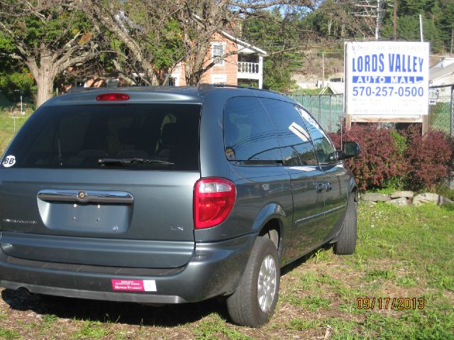 2005 Chrysler Town and Country Elk Conversion Van