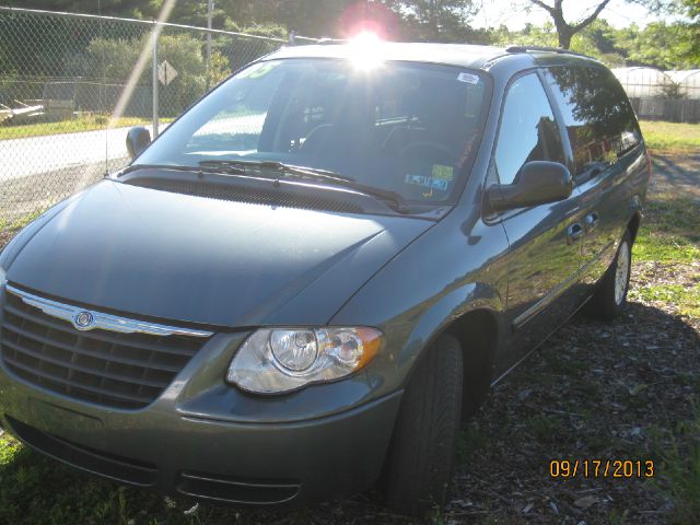 2005 Chrysler Town and Country Elk Conversion Van