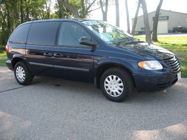 2005 Chrysler Town and Country Elk Conversion Van