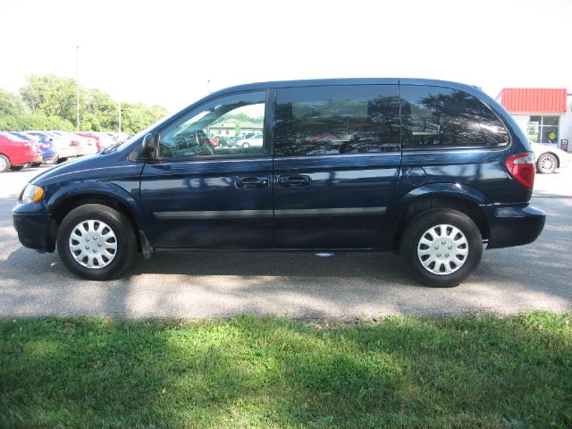 2005 Chrysler Town and Country Elk Conversion Van