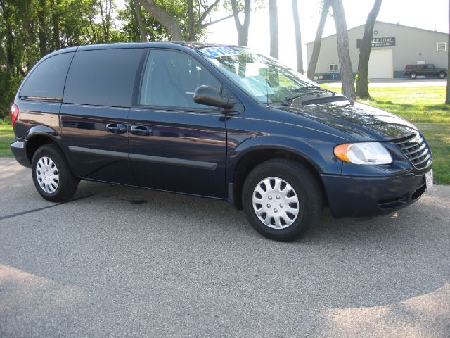 2005 Chrysler Town and Country Elk Conversion Van