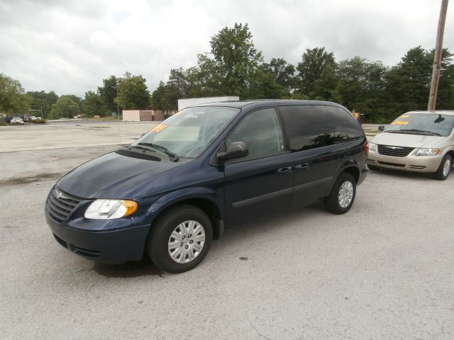 2005 Chrysler Town and Country Elk Conversion Van