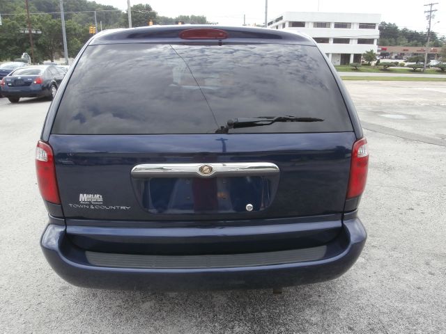 2005 Chrysler Town and Country Elk Conversion Van