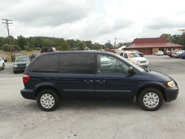 2005 Chrysler Town and Country Elk Conversion Van