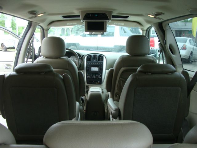 2005 Chrysler Town and Country 3.5