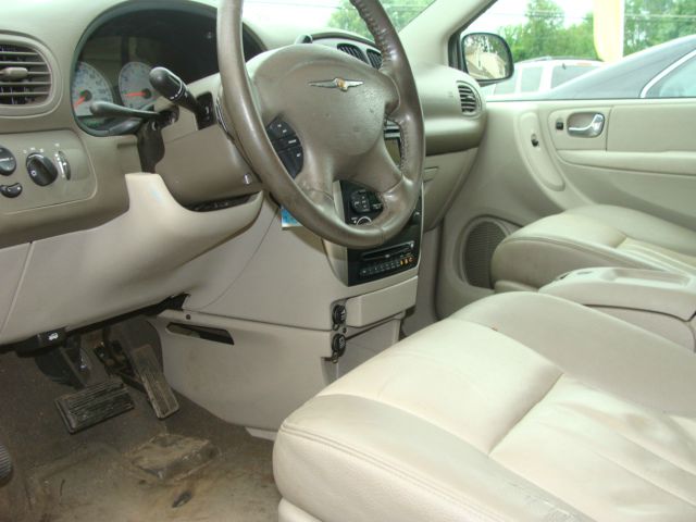 2005 Chrysler Town and Country 3.5