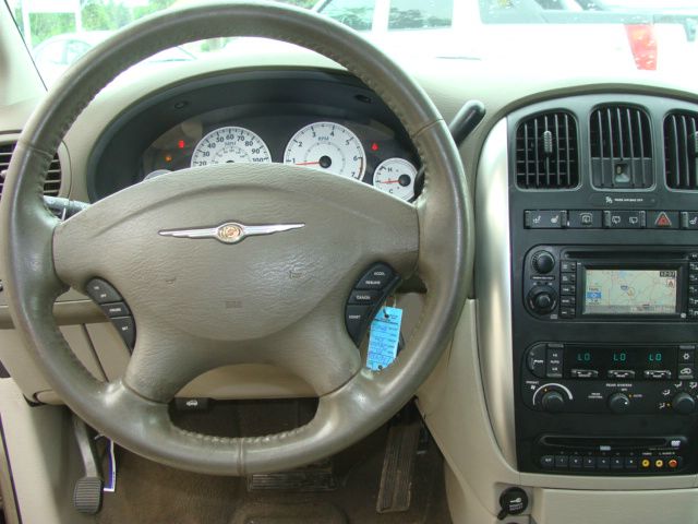 2005 Chrysler Town and Country 3.5