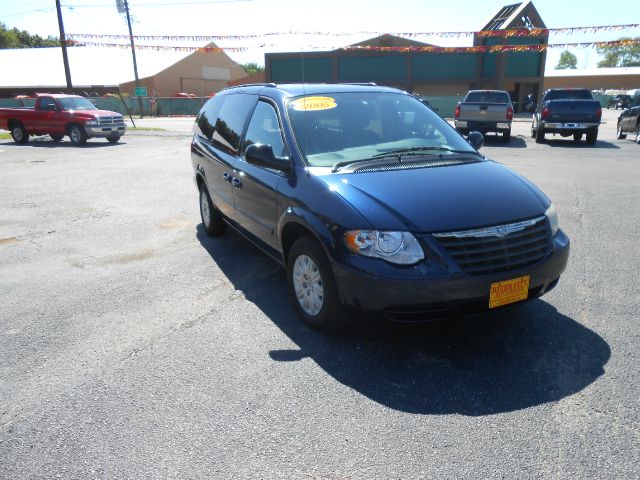 2005 Chrysler Town and Country Elk Conversion Van