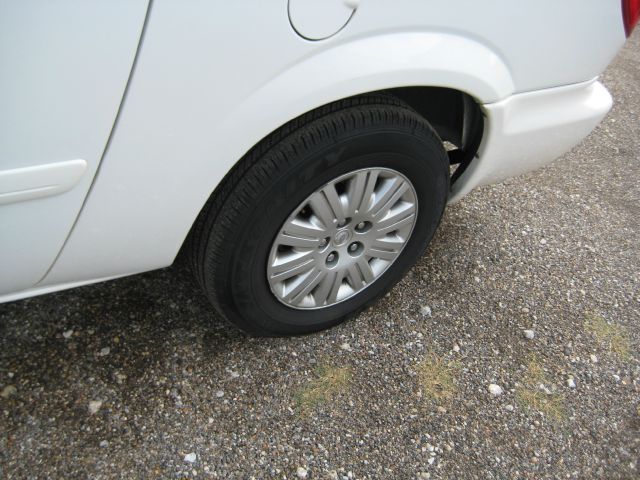 2005 Chrysler Town and Country Elk Conversion Van