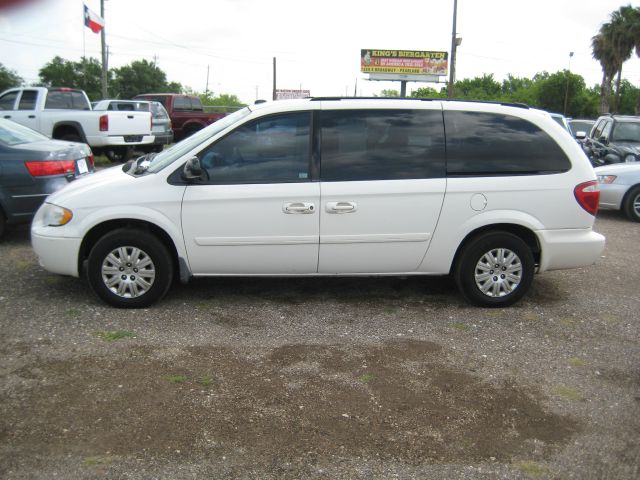 2005 Chrysler Town and Country Elk Conversion Van