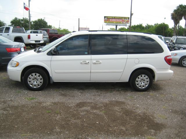 2005 Chrysler Town and Country Elk Conversion Van