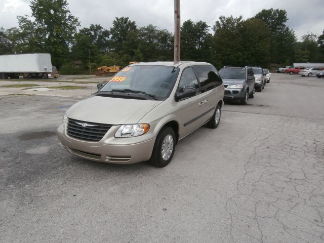 2005 Chrysler Town and Country Elk Conversion Van