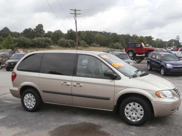 2005 Chrysler Town and Country Elk Conversion Van