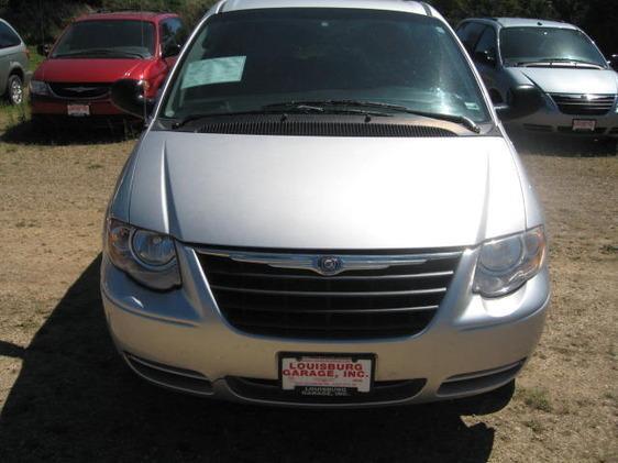 2005 Chrysler Town and Country 3.5