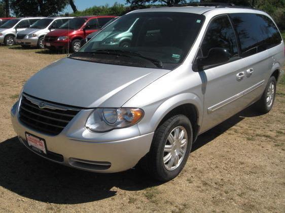 2005 Chrysler Town and Country 3.5