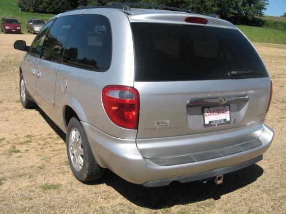 2005 Chrysler Town and Country 3.5