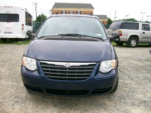 2005 Chrysler Town and Country 3.5