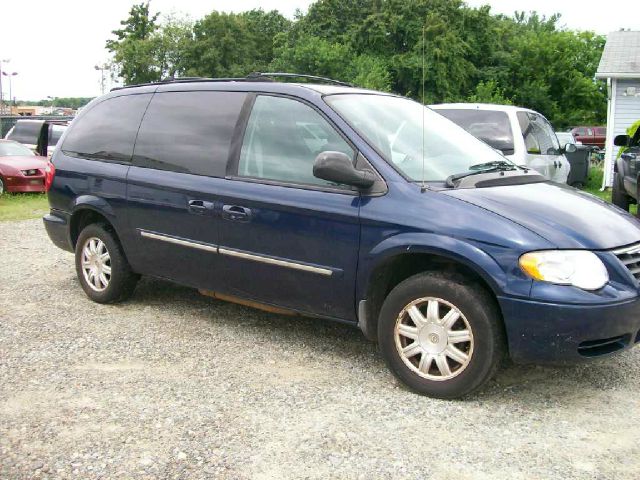 2005 Chrysler Town and Country 3.5