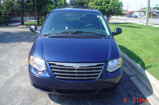 2005 Chrysler Town and Country 2.0T Avant Quattro AWD