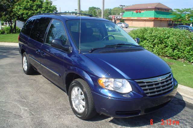 2005 Chrysler Town and Country 2.0T Avant Quattro AWD