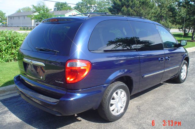 2005 Chrysler Town and Country 2.0T Avant Quattro AWD