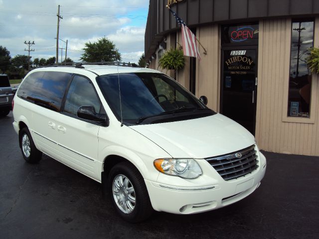 2005 Chrysler Town and Country 3.5