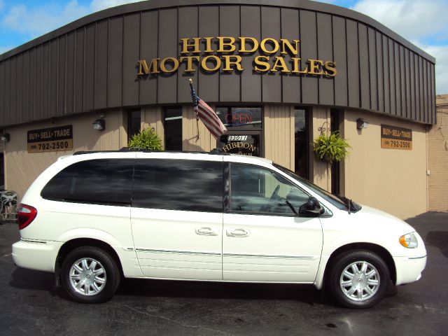 2005 Chrysler Town and Country 3.5