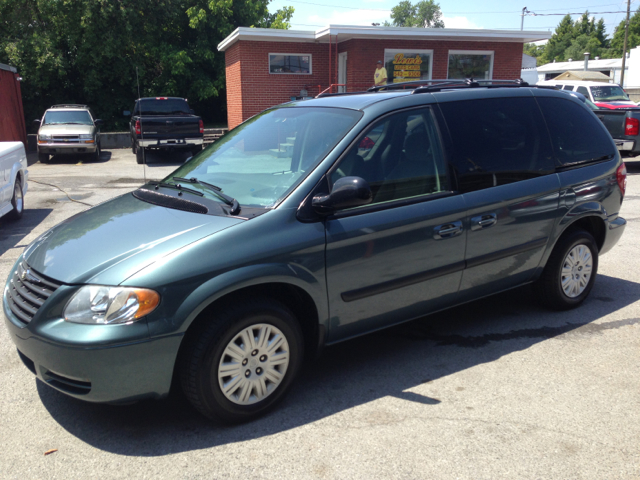 2005 Chrysler Town and Country Elk Conversion Van