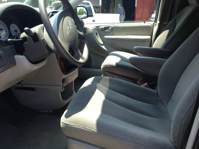 2005 Chrysler Town and Country Elk Conversion Van