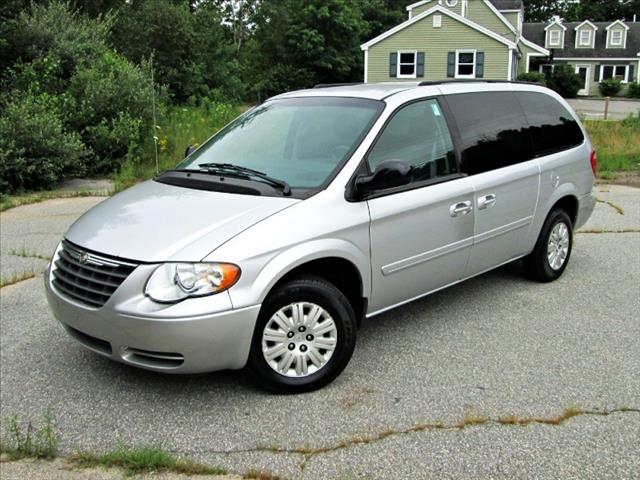 2005 Chrysler Town and Country LX - Stow-n-go